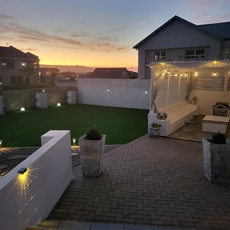 Beach Style Cottage Langebaan Exterior photo